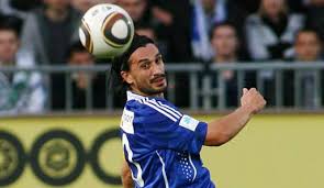 Hakan yakin is a swiss former footballer who played as a forward or midfielder. Sonstiges Seite 2