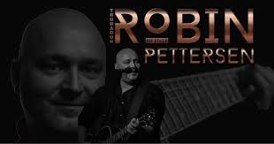 Det er blitt en tradisjon at Robin spiller hos oss hver sommer. Vi håper på  å gjenta suksessen med masse folk og god stemning i kroa 🙂