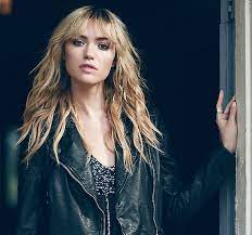 Hair Inspo Messy Beach Waves With Long Bangs Love Maegan Messy Beach Waves Long Bangs Hair