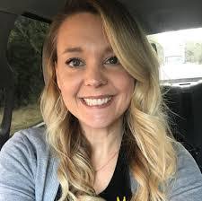 Kristyn Hall's Instagram, Twitter & Facebook