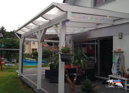 Ein Holz Terrassendach Der Marke Rexocomplete 5m X 3 5m Mit Stegplatten Plexiglas Resist In Weiss Und Regenrin Mit Bildern Terrassen Dach Terrassendach Terrassenuberdachung