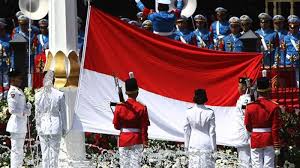 Shimizu yang sudah menjadi teman baik fatmawati pun kemudian menghubungi rekannya untuk mendapatkan kain merah dan putih. Ini Kisah Dan Fakta Ibu Fatmawati Menjahit Bendera Merah Putih Bikin Terharu Pos Kupang