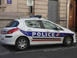 Check spelling or type a new query. Villeurbanne Il Frappe L Homme Qui Agressait Sa Femme Mais Le Blesse Grievement