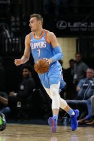 Le 1 er juillet, lors de l'ouverture du marché des agents libres, blake griffin donne son accord pour signer un contrat maximum avec les clippers. Clippers Trade Sam Dekker To Cavaliers Hoops Rumors