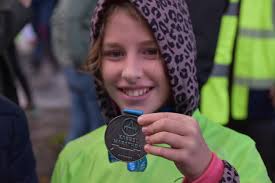 Erfolgreiche Läuferinnen und Läufer beim Mini-Marathon