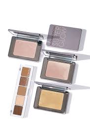 Shop the full range of natasha denona palettes, including sunset, star, lisa, gold & more. Natasha Denona Super Glow Highlighter Camel Eyeshadow Palette Review The Beauty Look Book