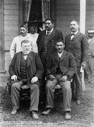 Tāwhiao ( tūkāroto matutaera pōtatau te wherowhero tāwhiao ; File Mahuta Tawhiao With Seddon 1898 Jpg Wikipedia