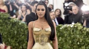 A comparison proves kim barely edited the picture, so take note. Kim Kardashian Das Ist 40 Bei Diesem Bikini Kracher Ringen Die Fans Um Atem News De
