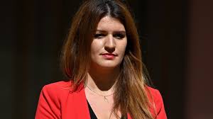 Born 18 november 1982) is a french writer and politician, serving as minister delegate in charge of citizenship, attached to the minister of the interior, in the castex government of president emmanuel macron since july 2020. Ce N Est Pas Vrai Marlene Schiappa Reagit Pour La Premiere Fois Au Lissage Gate Voici