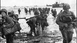 Si elle intègre le secteur de la pointe du hoc et de la pointe de la percée, elle se compose, entre charlie et fox, des localités de. Debarquement En Normandie Du 6 Juin 1944 Jour J Ou D Day Des Renforts Americains Debarquent Du Lct 538 Sur La Plage D Omaha Beach Parmi Ces Troupes Des Sapeurs De La 5th