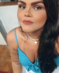 Recado importante! Parem de cair em golpes, estão usando a minha foto para  aplicar vários golpes nos seguidores! Meu perfil oficial tem o selo AZUL ao  lado da minha foto! Eu não