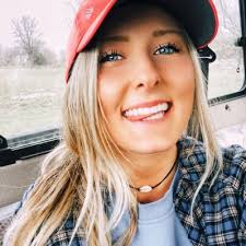 Abigail Jennings's Instagram, Twitter & Facebook