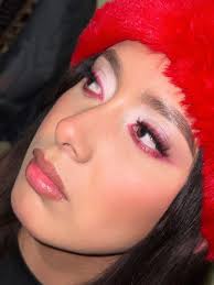 Tonos nudes/cafes con negro, semi cut crease con un poco de glitter café🤎✨  #gold #makeup #brown #maquillaje #glitter