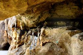 A stable or a cave? Trippiest Sea Caves Of The Northern Half Of Oregon Coast