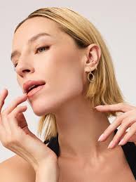 1-AnaLuisaJewelryHoopEarringsGoldHoopEarringsRoxMiniSilver_x900.jpg?v=1722587202