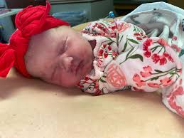 20 weeks. we're halfway there!! mommy and daddy love you so much already!!  💙♾