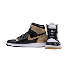 Team hustle d 9 (little kid) color. Nike Men Air Jordan 1 Retro High Gold Top 3 Sepatu Sneakers Pria Black Gold 861428 001 Terbaru Juli 2021 Harga Murah Kualitas Terjamin Blibli
