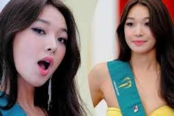 Erik khoe body "núi đá", vô tình tiết lộ mặc đồ chip Versace giống Sơn Tùng