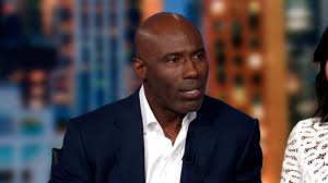 'I was stripped of my dignity': Terrell Davis recounts getting detained on  United Airlines flight