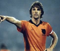 Olanda gioco del calcio generazione 80. Krol E Il Calcio Olandese Cruyff Era Bravo Anche In Porta Dirigeva I Giocatori In Campo