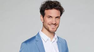 Mit bis zu drei millionen zuschauern pro folge zählt „gzsz zu den erfolgreichsten daily soaps im deutschen fernsehen. Lovestory Von Gzsz Star Thaddaus Meilinger So Hat Seine Frau Fritzi Ihn Erobert