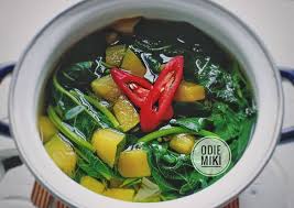 Sayur bening labu air gestoofde kalabas met spinazie. Cara Untuk Memasak Sayur Bening Labu Kuning Bayam Yang Mantap