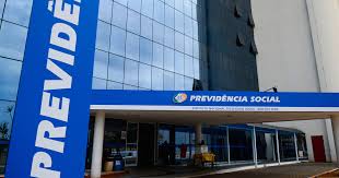 Em menos de um mês, Lula da Silva troca de novo o presidente do INSS