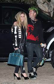 Lavigne, who was previously married to sum 41's deryck whibley and nickelback's chad kroeger, told the outlet that she and mod sun had an immediate connection from the first day in the studio. Avril Lavigne And Beau Mod Sun Enjoy A Double Date With Megan Fox And Machine Gun Kelly 247 News Around The World