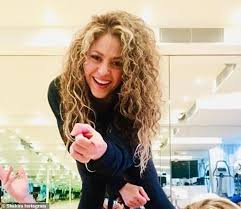 You know, her eyes don't lie! Selena Gomez And Mariah Carey Doubles Reveal What It S Like To Be Mistaken For Them Express Digest
