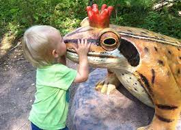 Prinsessan estelle föddes i solna på karolinska universitetssjukhuset och döptes i slottskyrkan på. Bland Prinsessor Hasse Hare Och Mysterium I Naturum Barnens Turistguide