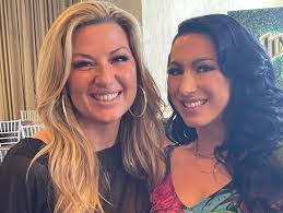 Lindsey Nicole's Instagram, Twitter & Facebook