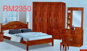 Saya sendiri bersama isteri melakukan survey untuk mencari set bilik tidur kami. Set Bilik Tidur Kayu Desainrumahid Com