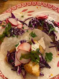 Combine chili powder, salt, coriander, cumin, and pepper in a bowl. Baja Fish Tacos Yummies Hellofresh