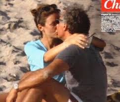 Cresce tra il capoluogo piemontese e la località ponzone. Massimo Giletti E Alessandra Moretti Baci Roventi In Sardegna Isa E Chia