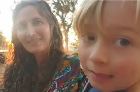 Where is a decent spot for land-based squidding within a short drive from  Aldinga?