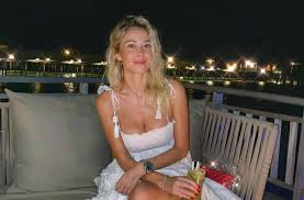 Ünlü sunucu diletta leotta'nın çıplak fotoğraflarını sızdırdılar. Diletta Leotta Stacca Tutto E Vola Alle Maldive Il Motivo E Sorprendente