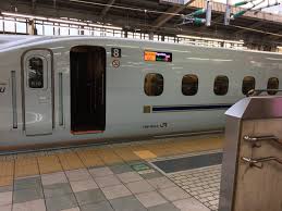 新幹線みずほ｜鹿児島中央｜時刻表｜ジョルダン 乗車したのは みずほ605号 今回の2017年1月28日 土曜日に乗車したのは、 みずほ605号 です。 新大阪駅 20番ホーム を8時59分に出発し、博多駅には11時26分に到着しました。 æ–°å¹¹ç·šã•ãã‚‰ã¨ã¿ãšã»ã®åº§å¸­ã®ãŠã™ã™ã‚ã¯ã‚³ã‚³ æŒ‡å®šå¸­ã§ç§ãŒå–ã‚‹å ´æ‰€