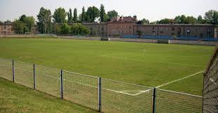 Dla stępińskiego byłaby to więc całkiem ciekawa, choć na pewno niestandardowa, opcja poprowadzenia. Reaktywacja Czarnych Dziennik Sport