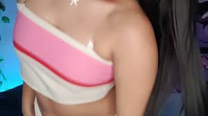 Teretwerk23 Latina cam girl unveils her big ass charms