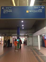 Ni ke si comel yang jaga station?? Kuala Lumpur Walk Pics Kuala Lumpur Lrt Wangsa Maju Station