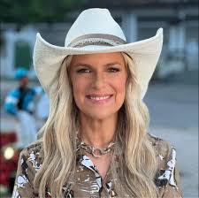 Wanda Pilgrim's Instagram, Twitter & Facebook