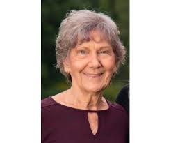 Selena Ayers's Instagram, Twitter & Facebook