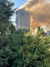 Maxi incendio in via antonini a milano: 9kogfwdzqna2um