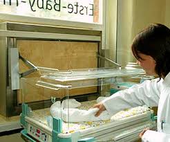 Wenn sich die temperatur des babys erhöht, besteht zunächst kein grund zur panik. Babyklappe Wikipedia