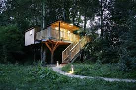 Each plank is constructed from beautiful curved birch plywood that attaches to the. Free Diy Tree House Plans Design Ideas For Adult And Kids Old Mill Treehouse Canopy Stars