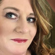 Shelly Buckley's Instagram, Twitter & Facebook