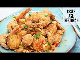 Kalau singgah makan di restoran waneeda yang menjual masakan panas ala thai, inilah antara lauk yang menjadi pilihan mereka. Resep Udang Goreng Telur Asin Yang Super Enak Salted Egg Shrimp Recipe Youtube In 2021 Recipes Shrimp Recipes Salted Egg