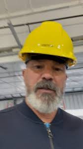 Brett Easley's Instagram, Twitter & Facebook