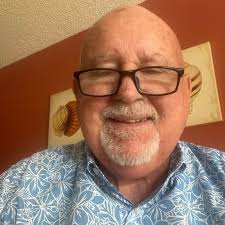 Bruce Willis is no longer able to communicate verbally😢 'He's not totally  verbal; he used to be a voracious reader