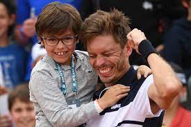 Find nicolas mahut news headlines, photos, videos, comments, blog posts and opinion at the indian express. Nicolas Mahut And His Son During The French Open I Wasn T Prepared To Cry Watching This Kid S Reaction To His Dad Losing In The French Open Popsugar Family Photo 5